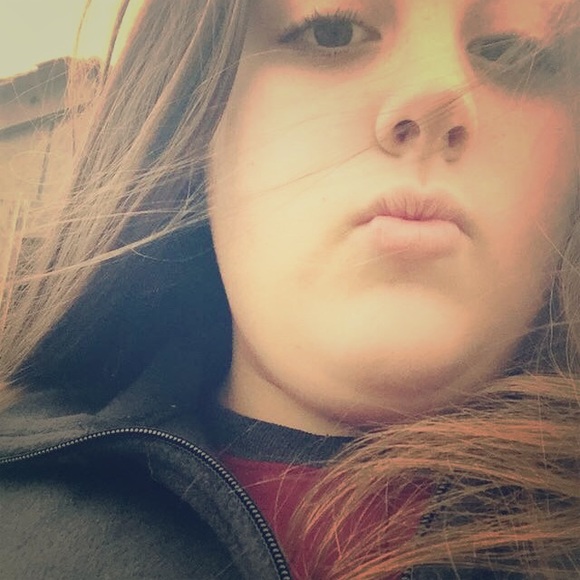 Meet your Posher, Macy - Picture 1 of 1