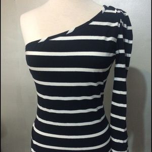 body central one shoulder shirt