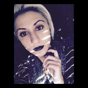 Meet your Posher, Veronica