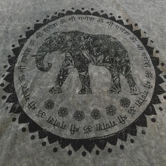 Elephant tee - Picture 2 of 4