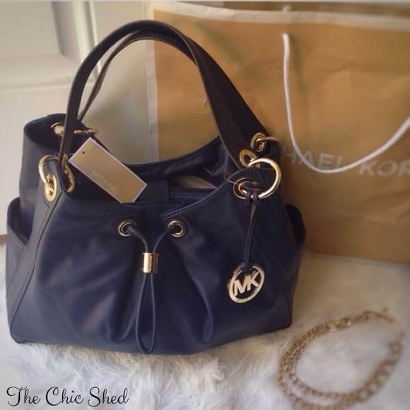 Michael Kors Handbags - Michael Kors Ludlow Large Navy Shoulder Satchel