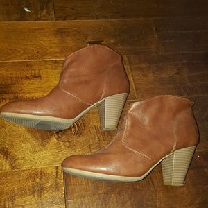 American Eagle ankle heeled boots