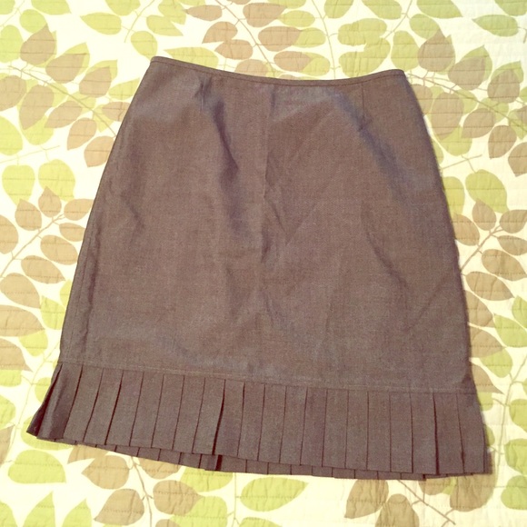 Gray pencil skirt
