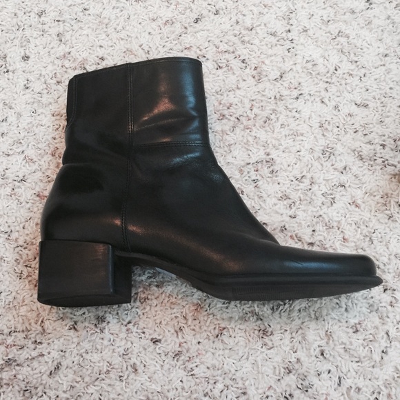 Bandolino Shoes - Bandolino leather ankle boots(size 8.5)