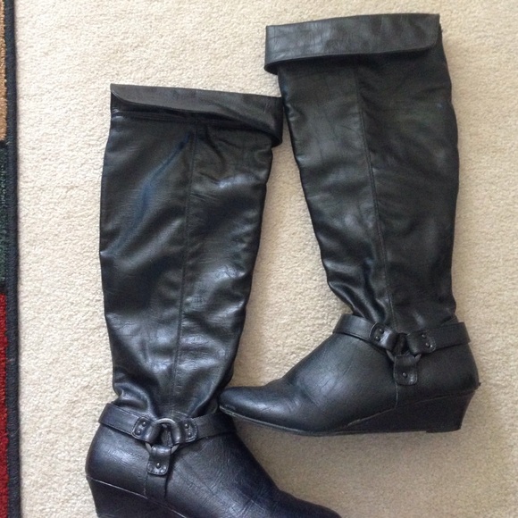 Tall black boots❤️