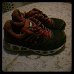 ✔👟NIKE SHOES👟✔