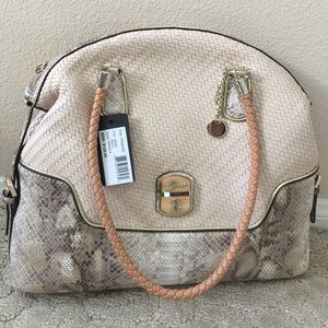 Guess beige purse nwt