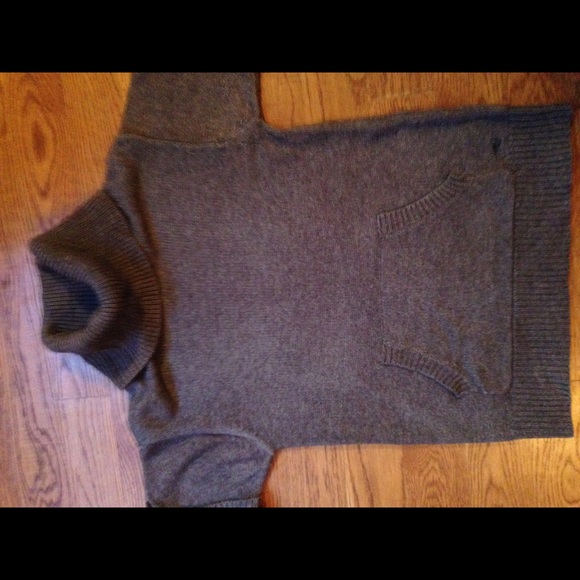 Espirit Sweater with front pocket - Picture 2 of 2