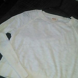 *TRADED*100% cuteness... white sweater top (NWOT)