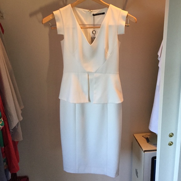 Black Halo Dresses & Skirts - Black Halo white dress size 6 NWT