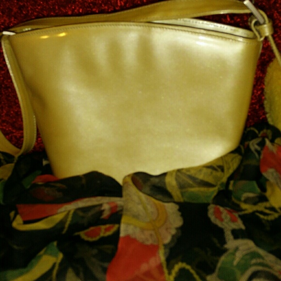 Fab Italian brand TOOT bucket style Shoulder Bag