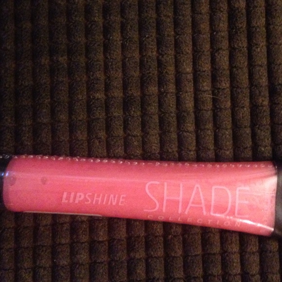 Lip shine lip gloss