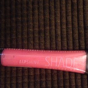 Lip shine lip gloss