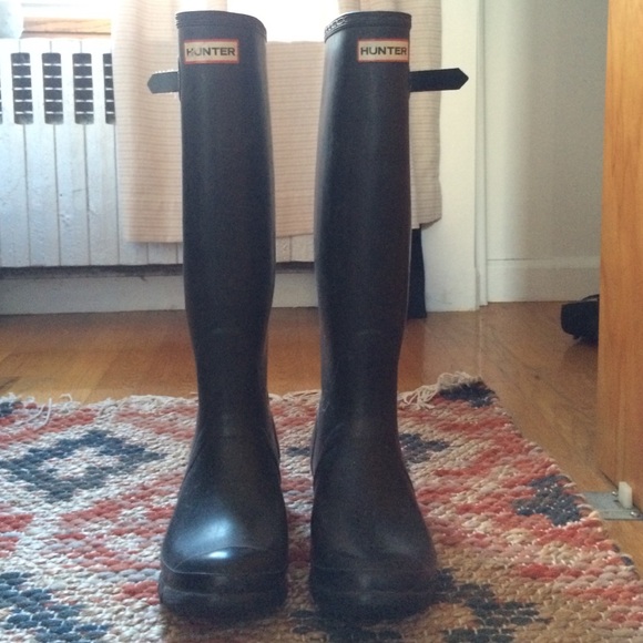 black hunter rain boots
