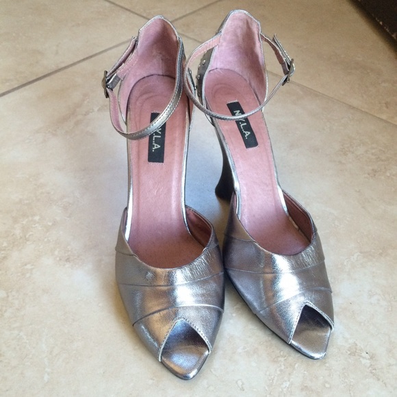 Silver peep-toe wedge - Picture 1 of 3