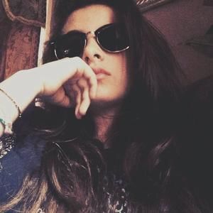 Meet your Posher, Elisa