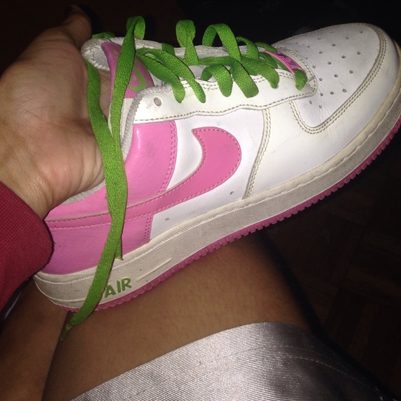 Very worn Nike af1s just need to be cleaned