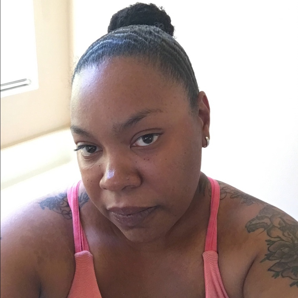 Meet your Posher, Nefertiti