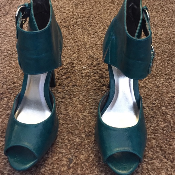 Real heels - Picture 2 of 4