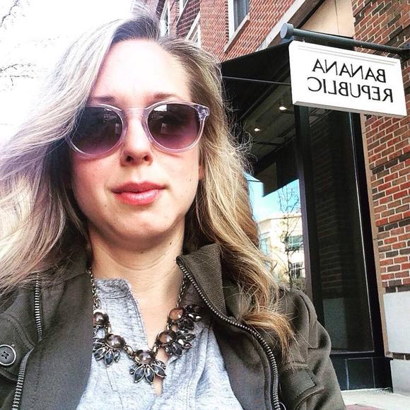 Meet your Posher, Erika - Picture 1 of 1