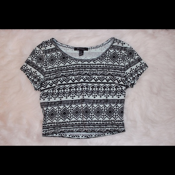 Forever 21 cropped mint green short sleeved tee