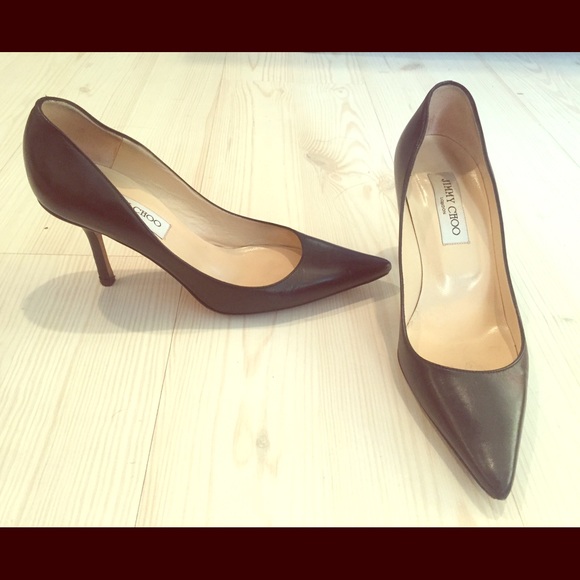Size 37 Jimmy Choo Aurora pump. 100% Authentic.