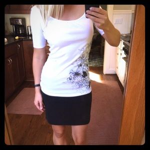 Scoop neck top with design