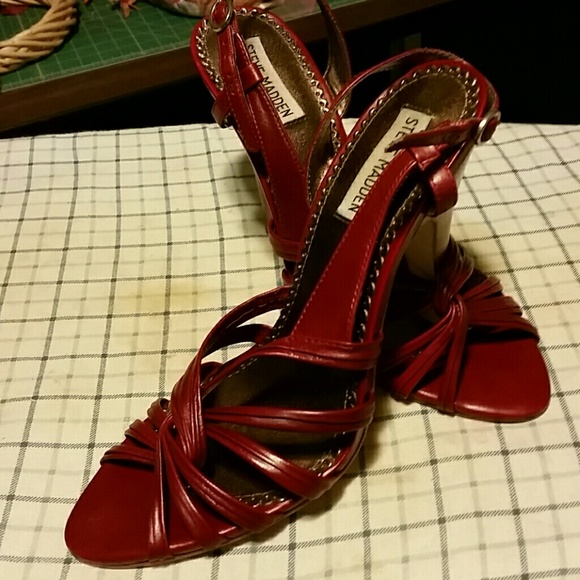 Steve Madden Shoes - New pics added by req ?? STEVE MADDEN " BLARE" RED