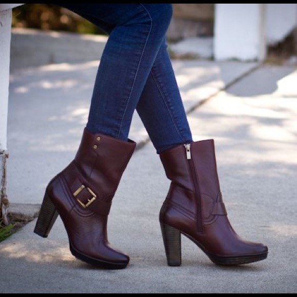 Clarks Shoes - NWOT ⭐ Burgundy Mid-shaft Heeled Booties -size 9