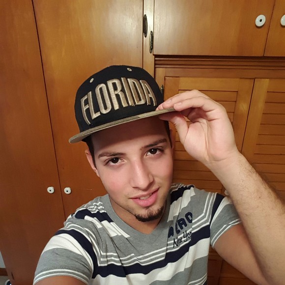 Meet your Posher, Adriano - Picture 1 of 1