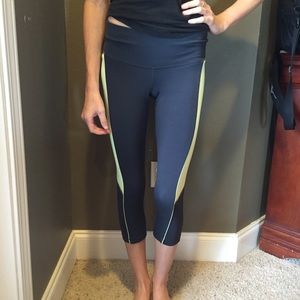 Grey and green jogging leggings, size XS