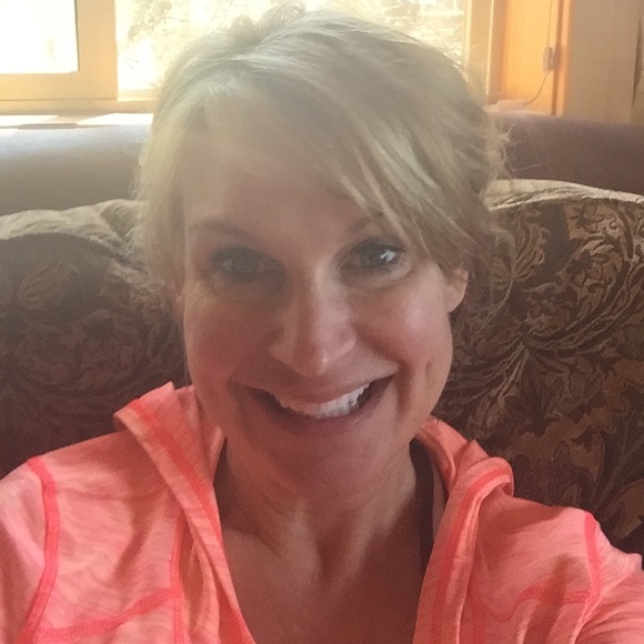 Meet your Posher, Carrie