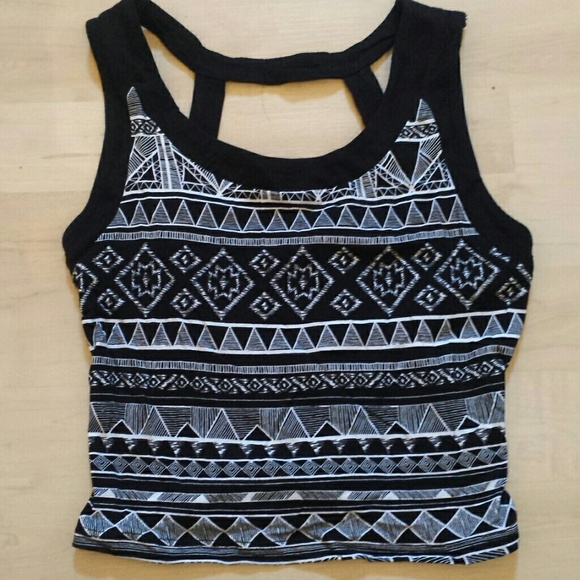 Open-back crop top w/ no sleeve
