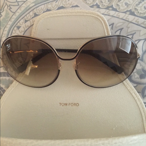 Tom Ford sunnies worn once!