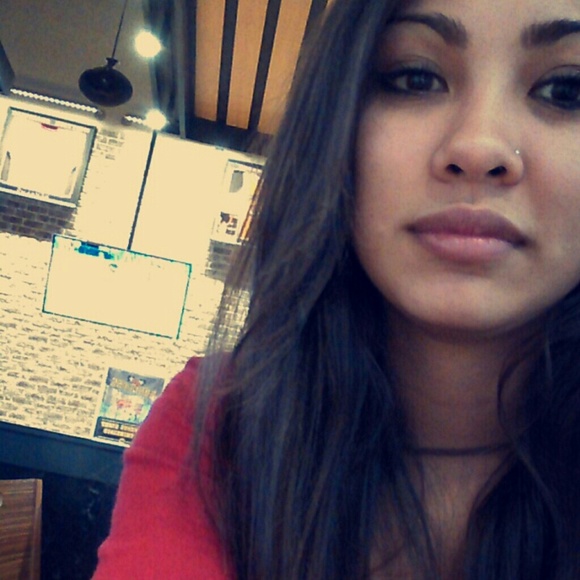 Meet your Posher, Olivia