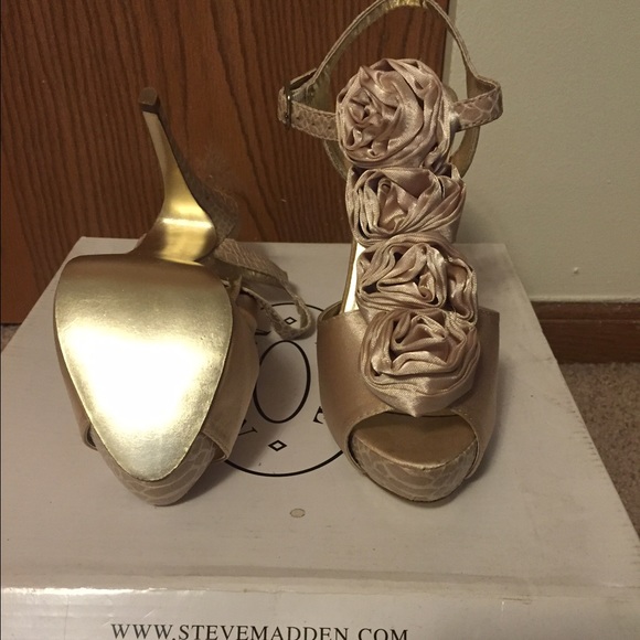 Steve Madden Shoes - NWT!! Steve Madden, 😍Sexy Wedding Heels