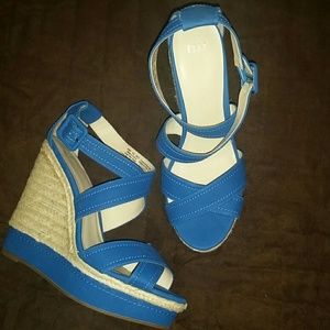Blue open toe shoes