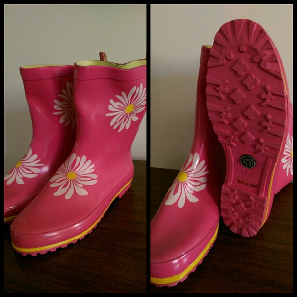 Pink & Daisy Flower Rain Boots