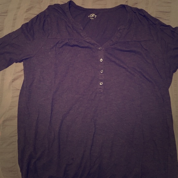Black shirt with 3/4 length sleeves