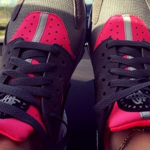 Women's Nike Huarache sneakers