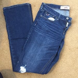 Never worn boot cut Hollister jeans w distressing