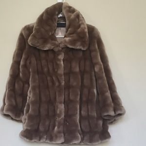 Elie Tahari Faux fur winter coat
