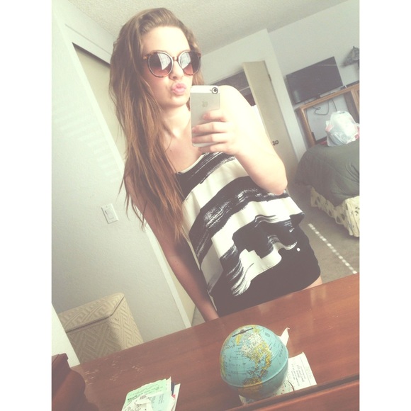 Soprano Tops - BLACK AND WHITE TANK TOP