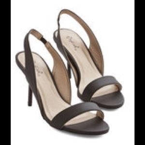 Mod cloth Strappy Heel size 8.5