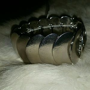 New bold elements bracelet