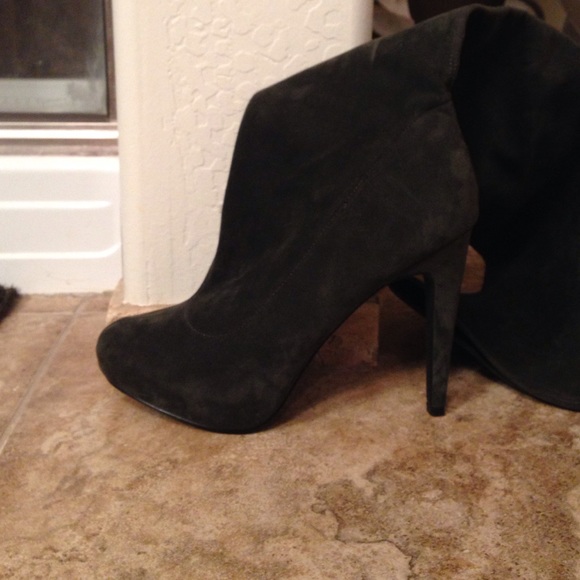 Colin Stuart Thigh High Suede Boots - Picture 4 of 4