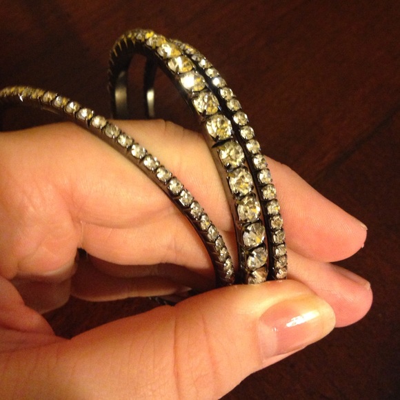 6 bracelets
