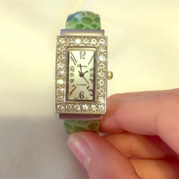 Cute Geneva clip-on watch!