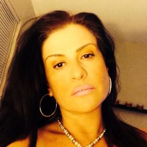 Meet your Posher, Ana