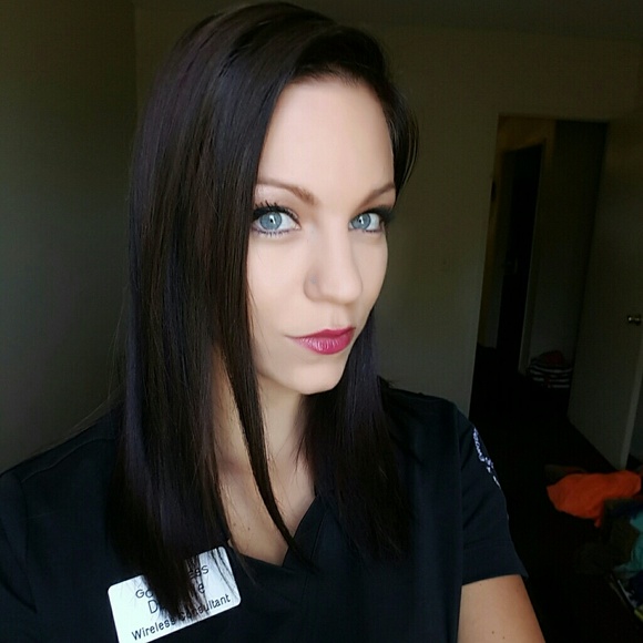 Meet your Posher, Danielle